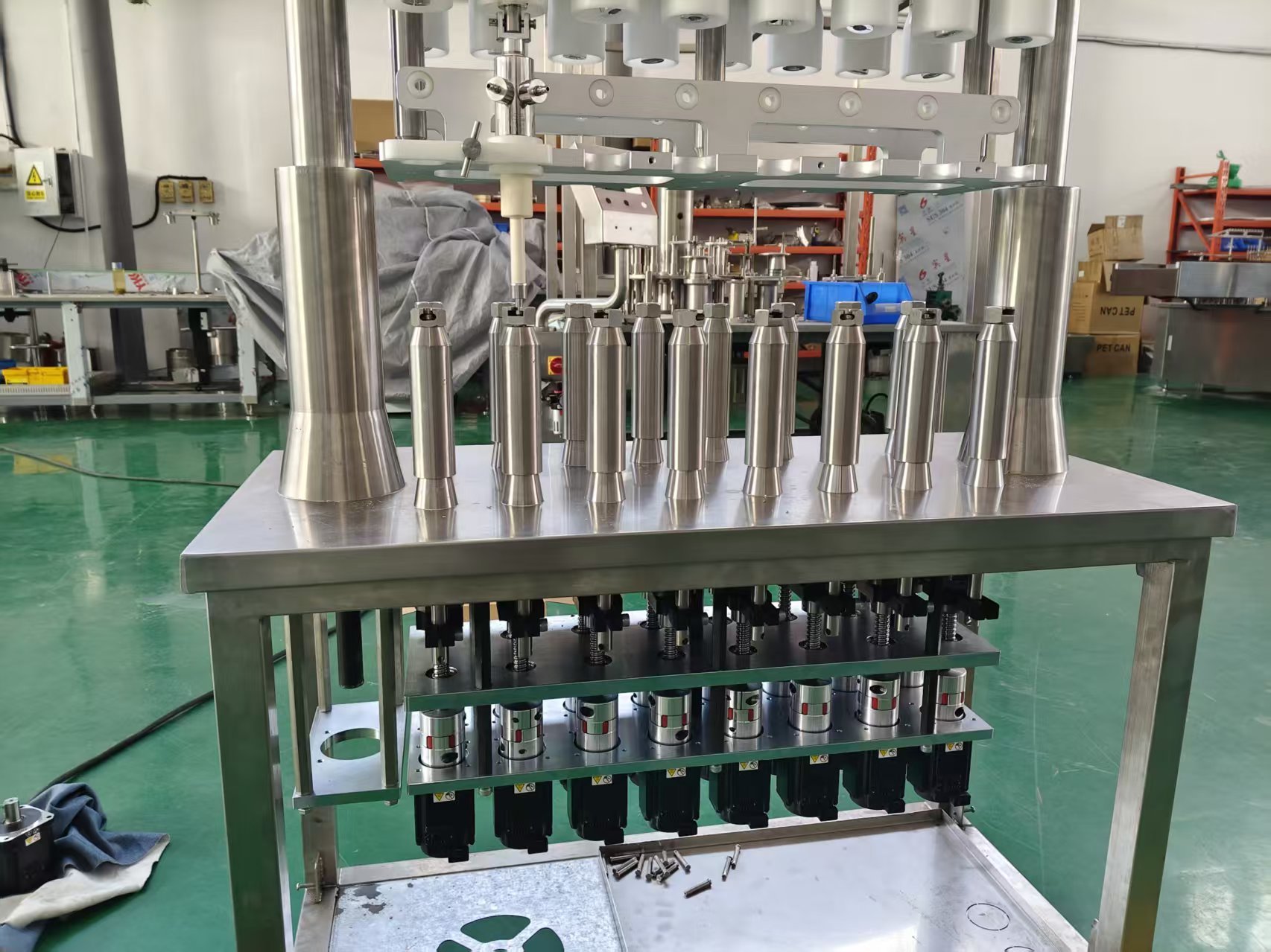 Laatste bedrijfsblogs De keuze tussen servo-zuigerpompen en peristaltische pompen voor het vullen van farmaceutische producten