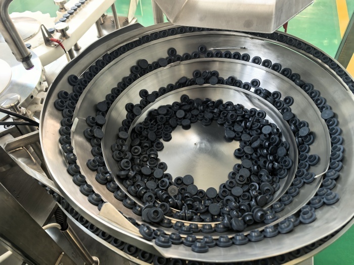 Laatste bedrijfsblogs Algerian Syrup Producers Struggle with Multi-Size Changeovers: 100–1500 ml Automatic Filling & Capping Lines Draw Attention