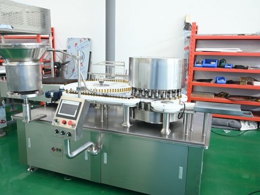 Kopen High Speed Pharma Liquid Filling Machine voor Hoeststroop, 99,5 nauwkeurigheid met Servo Driven Piston Pump GMP-conformiteit online vervaardiging