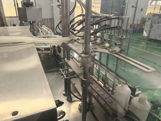 Kopen 5-50 ml polyurethaan kleefflesvulmachine met hoge precisie, corrosiebestendige en CIP-klaar ontwerp voor de chemische industrie online vervaardiging