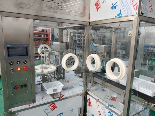 Kopen Hogesnelheid 120 BPM Farmaceutische Flesvulmachine met CE, cGMP-naleving en Klasse A 100 LAF-systeem voor Steriel Glasbuis Vullen en Sluiten online vervaardiging