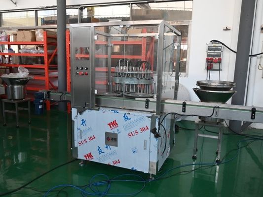 Geautomatiseerde flacon dekselmachine voor steriele farmaceutische verpakkingen, hoge afdichtingsnauwkeurigheid en ISO-naleving