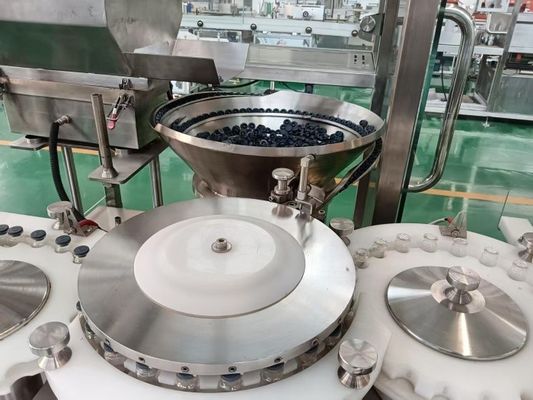 Geïntegreerde vloeistofspoel-, vul- en afsluitlijn (30-500 ml)Gesynchroniseerde 9-meter automatisering voor bioactieve vloeistoffen met hoge capaciteit en premium suspensies