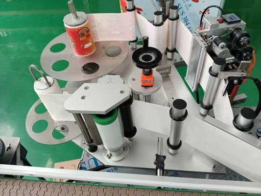 Versatile automatische etiketteringsmachine voor 20-1500 ml glazen en plastic flessen met koolstofband codering