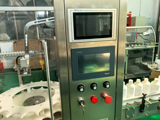 Vloeistofvulmachine voor flessen van glas en kunststof van 5-1500 ml. Geen fles, geen was, automatische alarmen en betrouwbaarheid van de fabrikant
