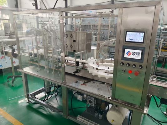 Automatische vloeistofvulmachine voor flacons (50 ml - 500 ml) met keramische pompen en servocontrolesysteem